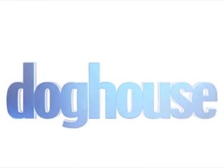 Doghouse - kaira אהבה הוא א terrific ג'ינג'ית חתיכה ו - נהנה stuffing שלה כוס & תחת עם שמוקים