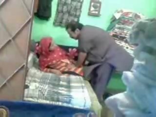 Full-blown Pakistani Couple In To A Quick Fuck
